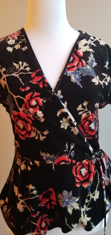 Love fire black wrap velour floral top size M